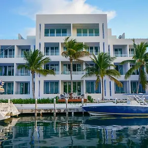 Zenza Boutique Turtle Cove